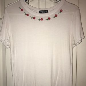 White rose tee